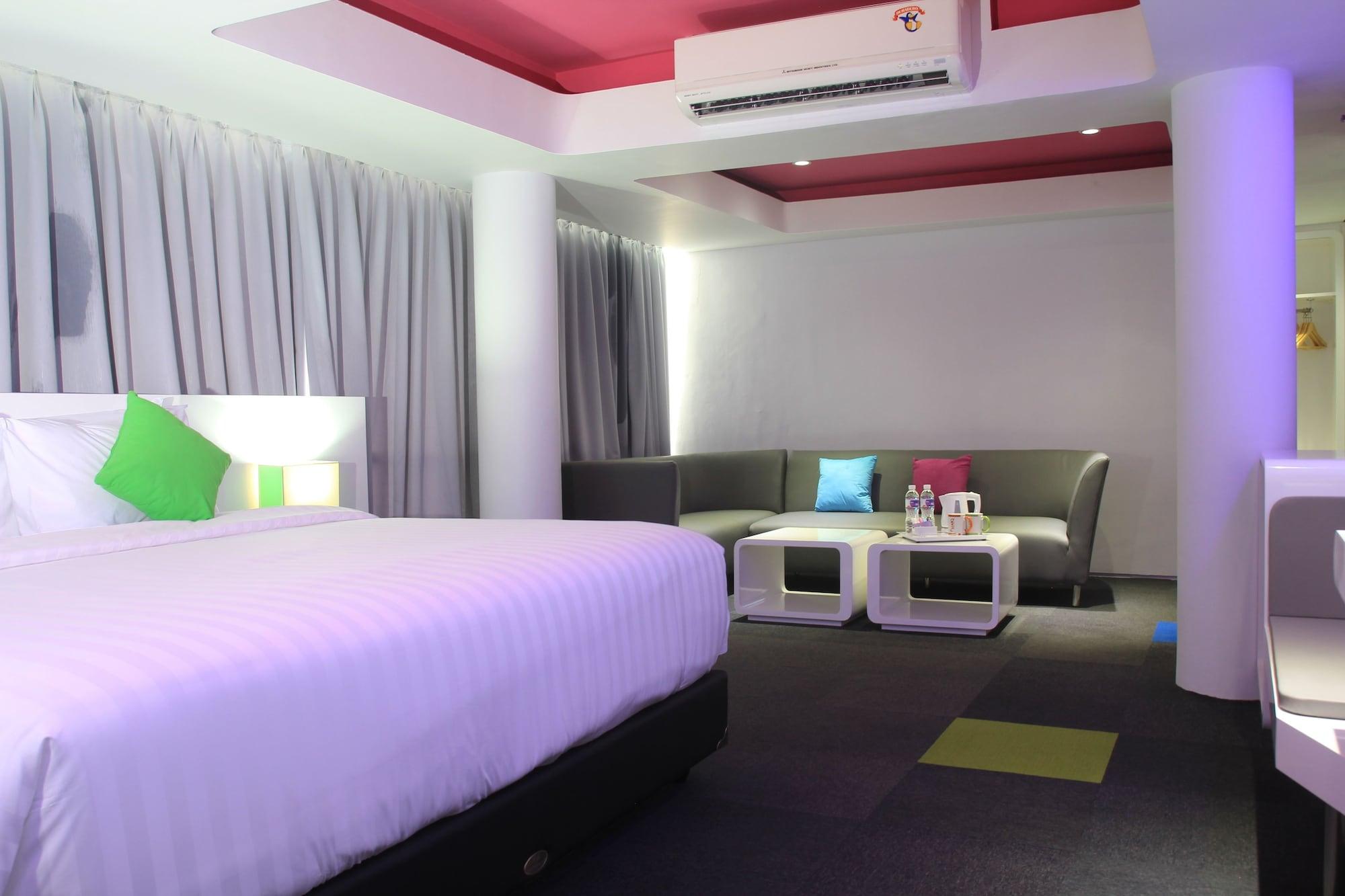 Berry Glee Thematic Hotel Kuta Lombok Extérieur photo